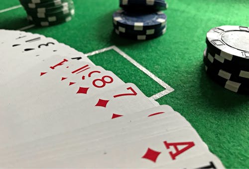 Parhaat Pokerihuoneet Suomessa 2026: Parhaat Nettipokerisivustot Ja Turnaukset