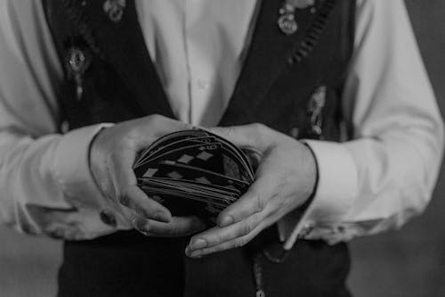 Ray Nettipokeri Facebook: Nettipokerin Pelaaminen Ja Yhteisöt Suomessa